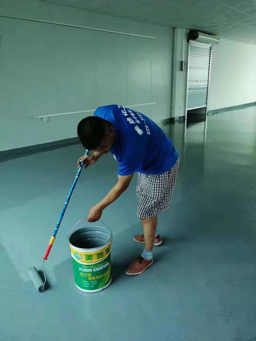 佛山超耐磨地坪施工用溶劑型材料還是水性涂料